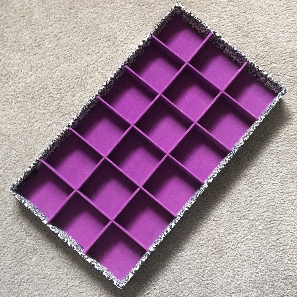 Raymond Waites accessory organizer